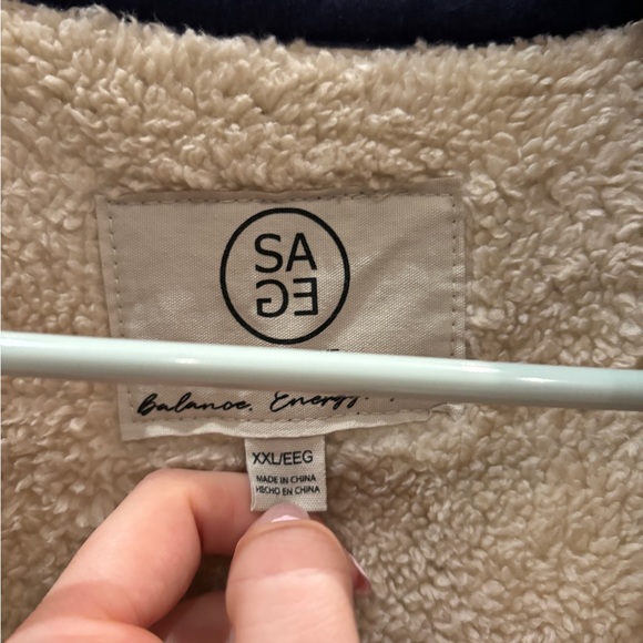 Sherpa button up - Picture 2 of 2